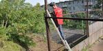 Ограждающая сетка появится на спортивной площадке у дома на ул. Котельникова, 26