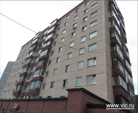 Отремонтированный фасад дома Отремонтированный фасад дома