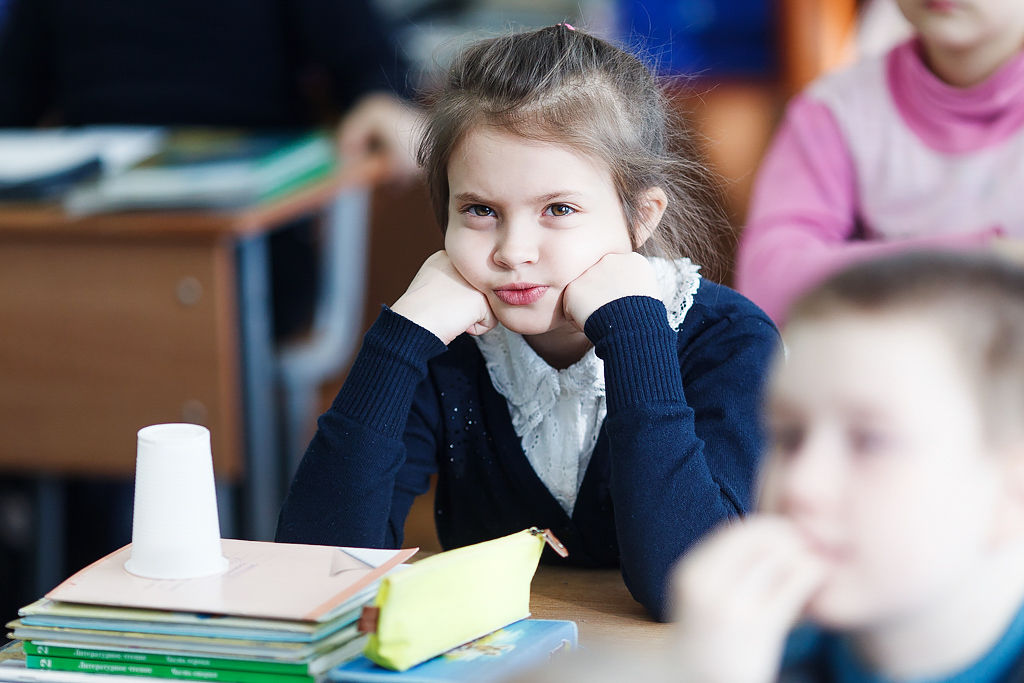 Знания о безопасности на дороге закрепили школьники Первореченского района 