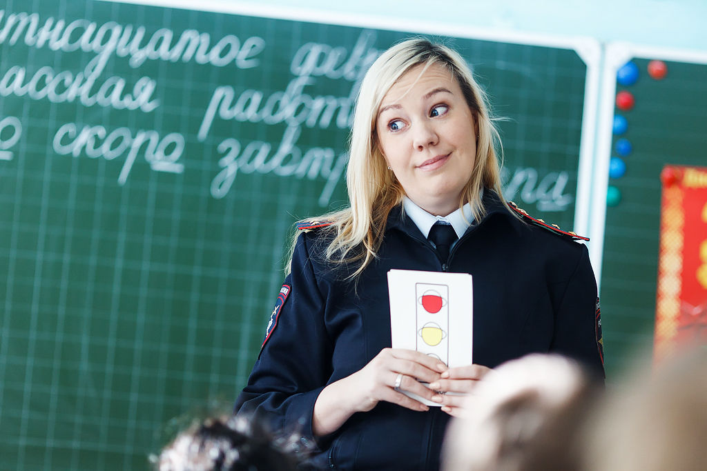 Знания о безопасности на дороге закрепили школьники Первореченского района 