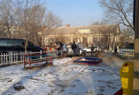 Очередная авария на детской площадке