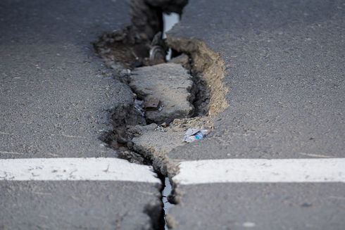 Трещина на мосту