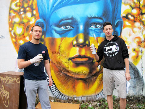 Плачущий украинский ребенок в районе остановки 'Некрасовская,50. Фото предоставлено Сергеем Нурутдиновым