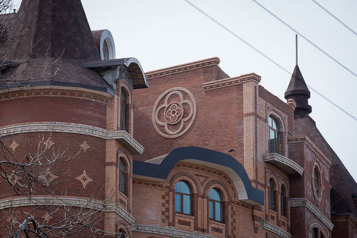 Кому принадлежит здание, и для чего оно строится - неизвестно