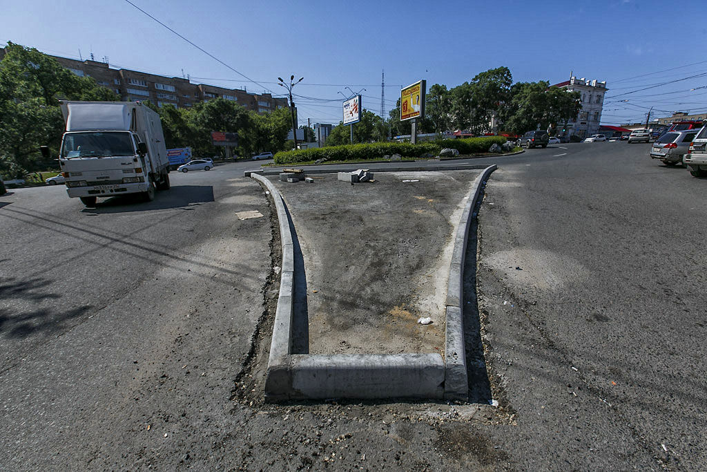 Разметку заменили на бордюр