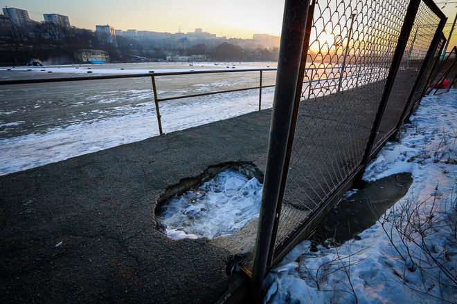 Разрушенная часть дорожки