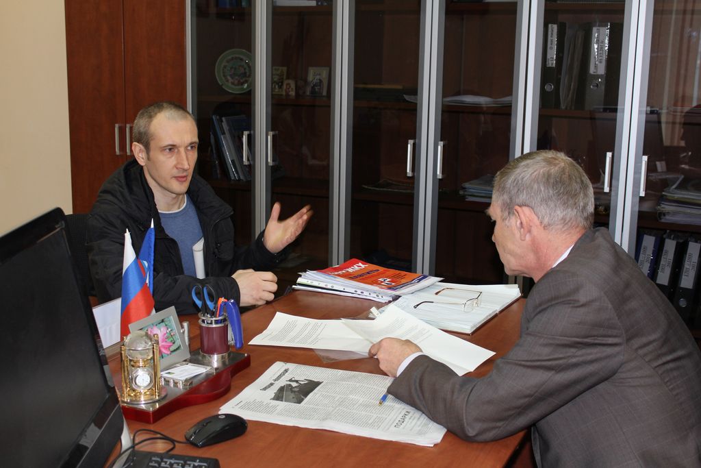 Парламентарий встретился с жителями города на площадке региональной общественной приемной председателя партии "Единая Россия" Дмитрия Медведева