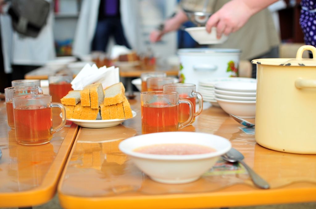 Обед в младшей группе