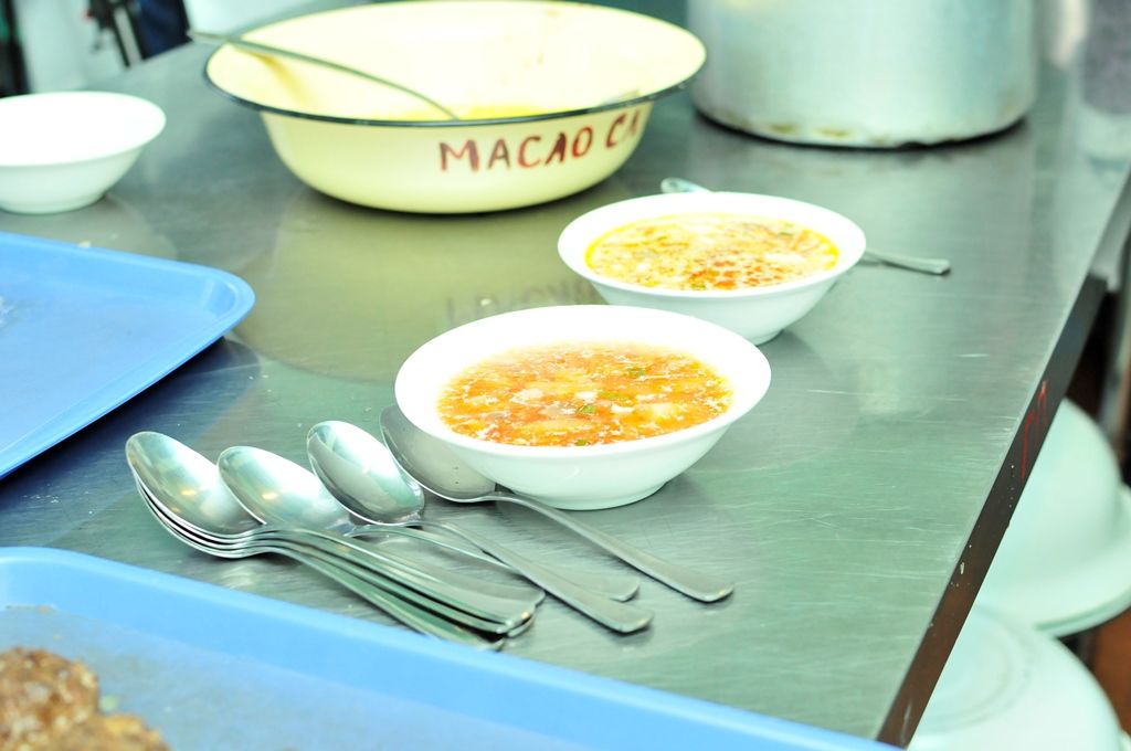 Журналистам и чиновникам дали распробовать суп