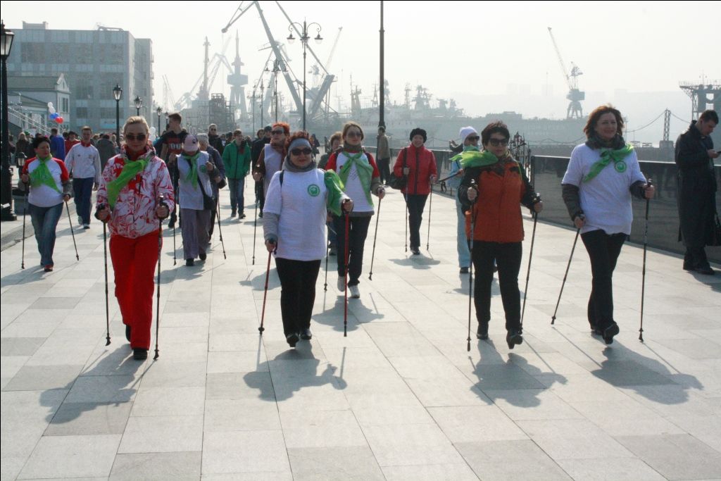 Скандинавская ходьба - новый вид физической активности, популярный во всем мире