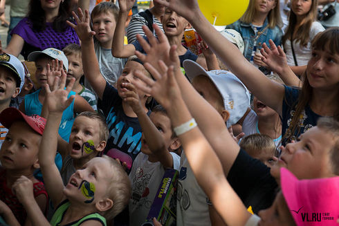 За правильные ответы дети получали подарки