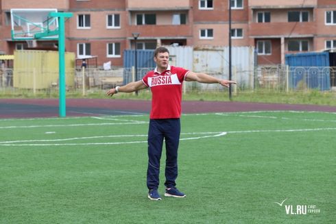 "Олимпийский урок" спортсмен начал с упражнений "на каждый день"