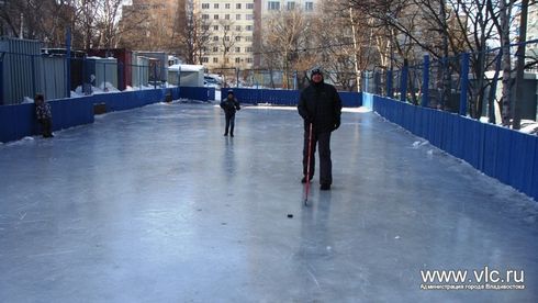 Хоккейная коробка на Океанском проспекте, 140